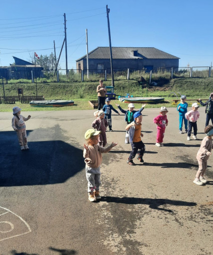 Спортивное развлечение "Сильные, смелые, ловкие, умелые!" Спортивное развлечение "Сильные, смелые, ловкие, умелые!".